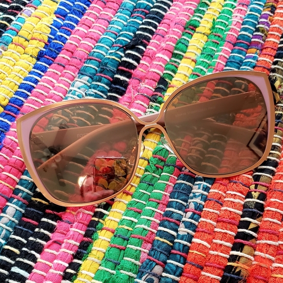 None Accessories - 🌈 Rose Gold Oversized Cat Eye Sunnies